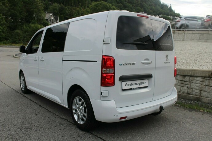 peugeot-e-expert-elektrisitet-2023-big-2