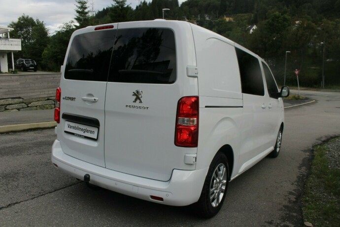 peugeot-e-expert-elektrisitet-2023-big-3