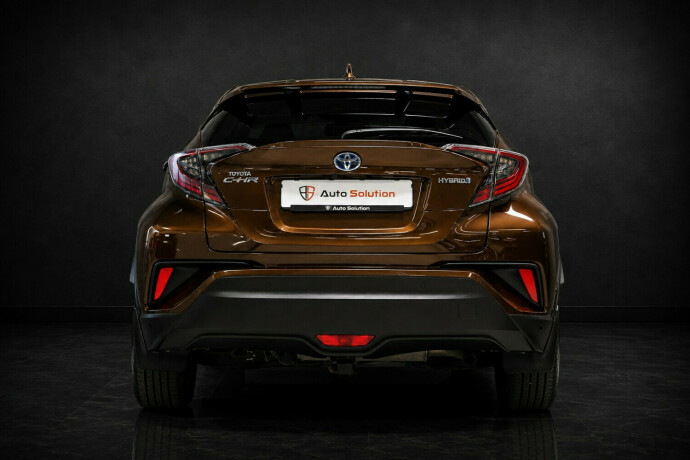 toyota-c-hr-elektrisitetbensin-2018-big-3