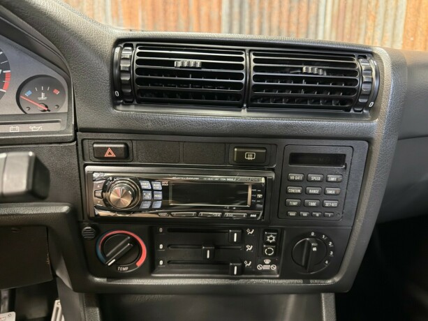 bmw-m3-bensin-1988-big-28