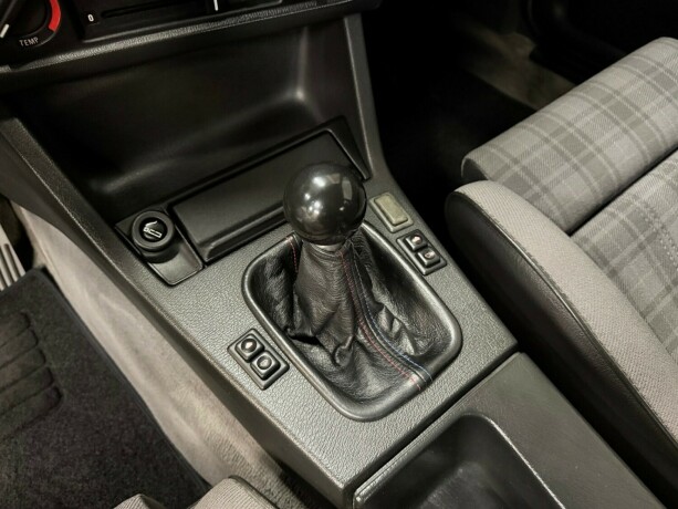 bmw-m3-bensin-1988-big-29