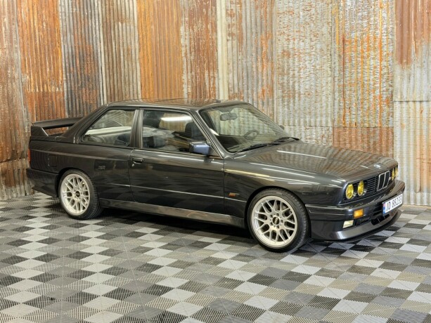 bmw-m3-bensin-1988-big-2
