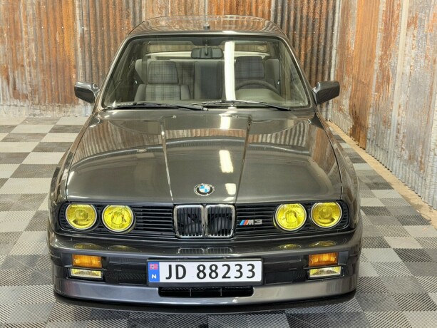 bmw-m3-bensin-1988-big-8