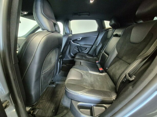 volvo-v40-bensin-2016-big-16