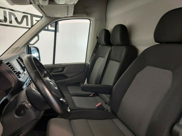 volkswagen-crafter-diesel-2019-big-18