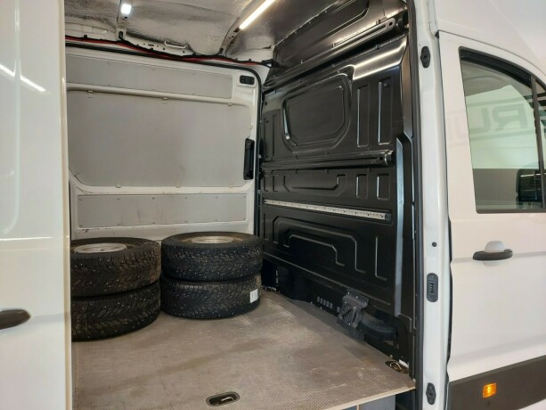 volkswagen-crafter-diesel-2019-big-23