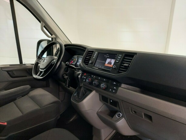volkswagen-crafter-diesel-2019-big-21