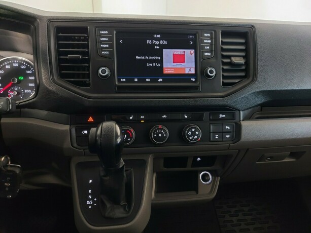volkswagen-crafter-diesel-2019-big-31