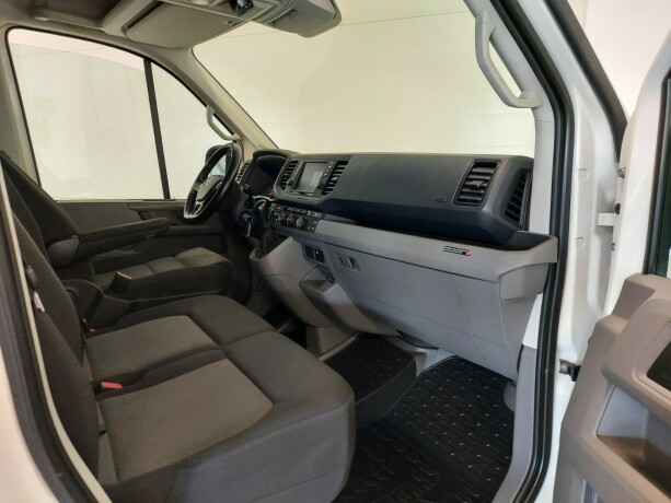 volkswagen-crafter-diesel-2019-big-19