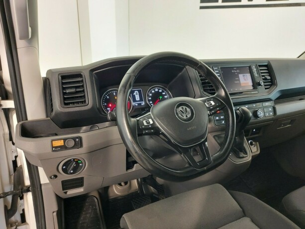 volkswagen-crafter-diesel-2019-big-16