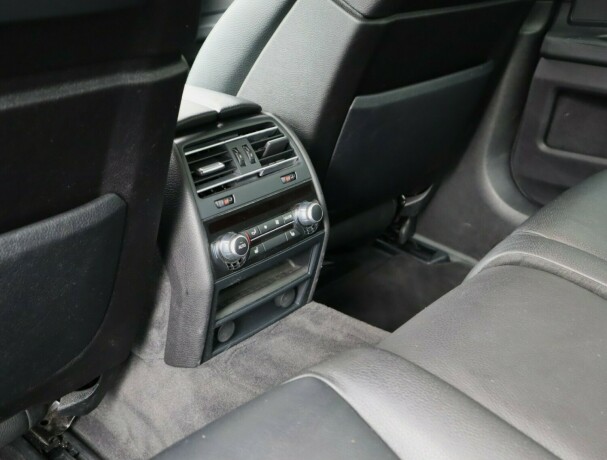 bmw-750i-bensin-2011-big-22