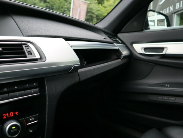 bmw-750i-bensin-2011-big-28