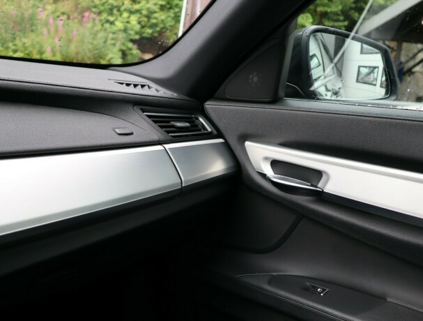 bmw-750i-bensin-2011-big-23