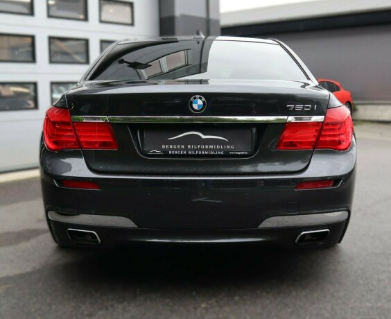 bmw-750i-bensin-2011-big-5