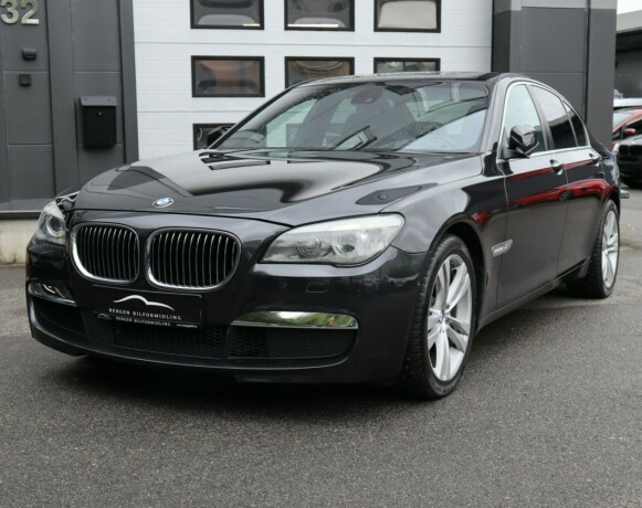 bmw-750i-bensin-2011-big-2
