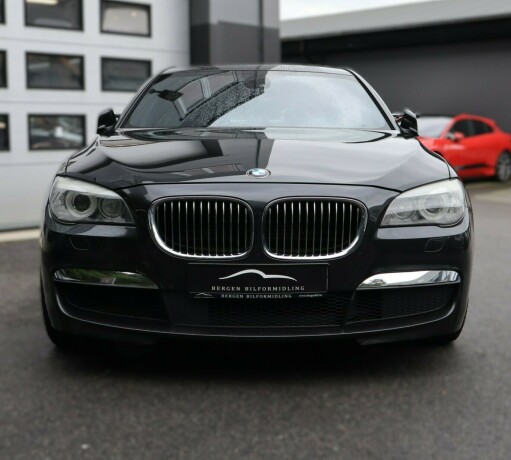 bmw-750i-bensin-2011-big-4