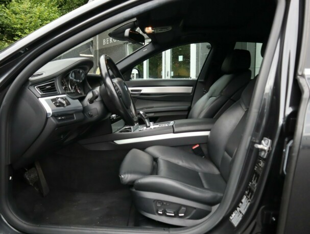 bmw-750i-bensin-2011-big-8
