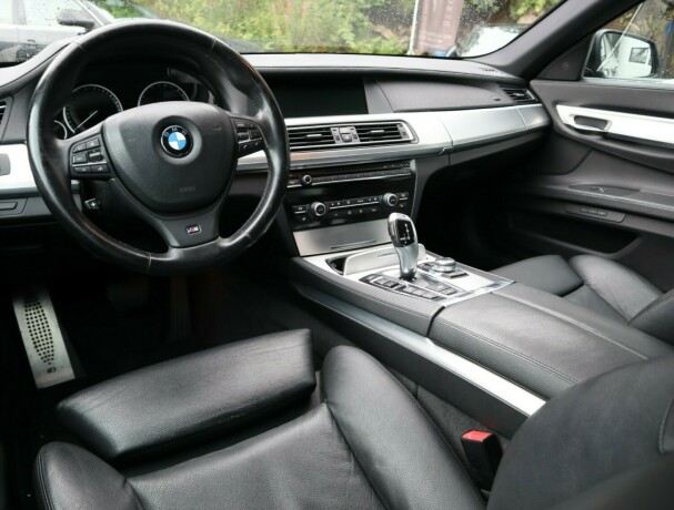 bmw-750i-bensin-2011-big-9