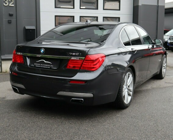 bmw-750i-bensin-2011-big-3