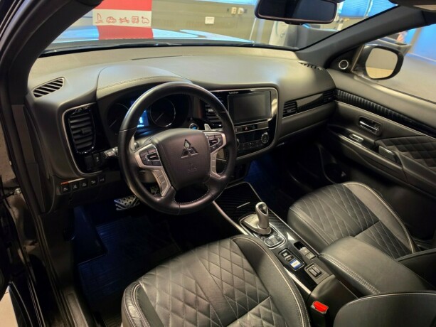 mitsubishi-outlander-plug-in-petrol-2019-big-24