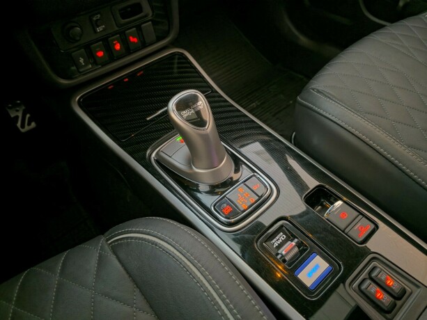 mitsubishi-outlander-plug-in-petrol-2019-big-25