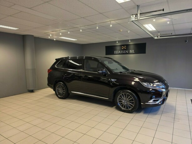 mitsubishi-outlander-plug-in-petrol-2019-big-2