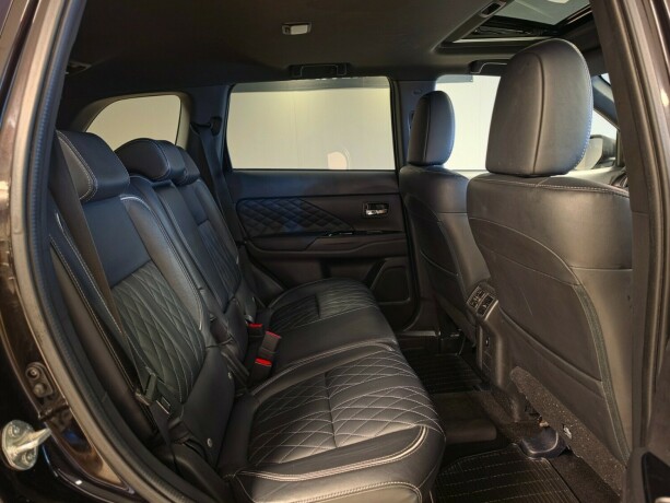 mitsubishi-outlander-plug-in-petrol-2019-big-17