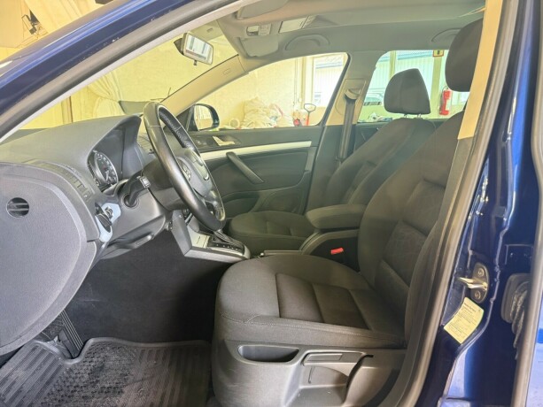 skoda-octavia-bensin-2011-big-16