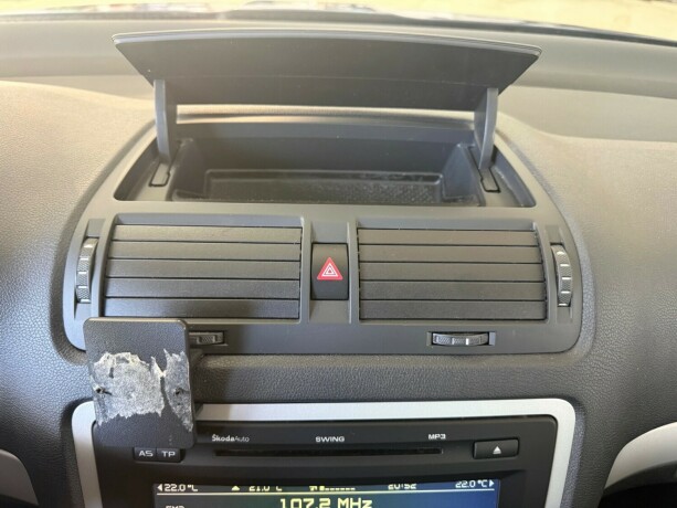 skoda-octavia-bensin-2011-big-18