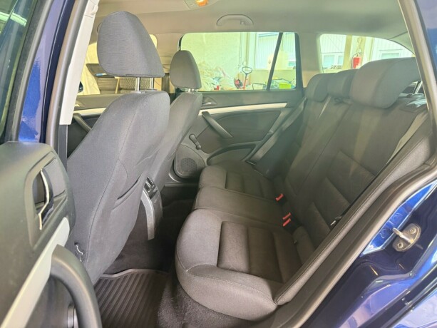 skoda-octavia-bensin-2011-big-15