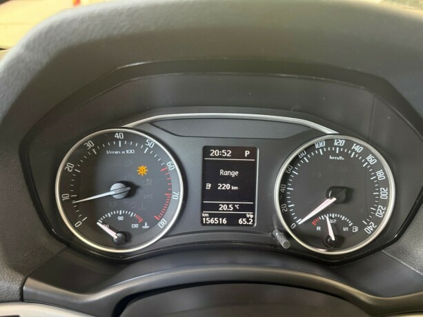 skoda-octavia-bensin-2011-big-21