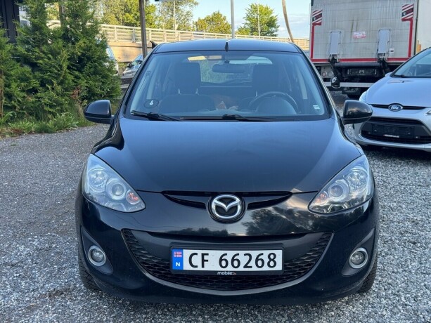 mazda-2-bensin-2012-big-6
