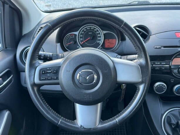 mazda-2-bensin-2012-big-12