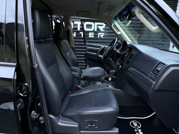 mitsubishi-pajero-diesel-2015-big-22