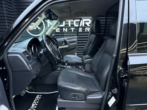 mitsubishi-pajero-diesel-2015-big-21