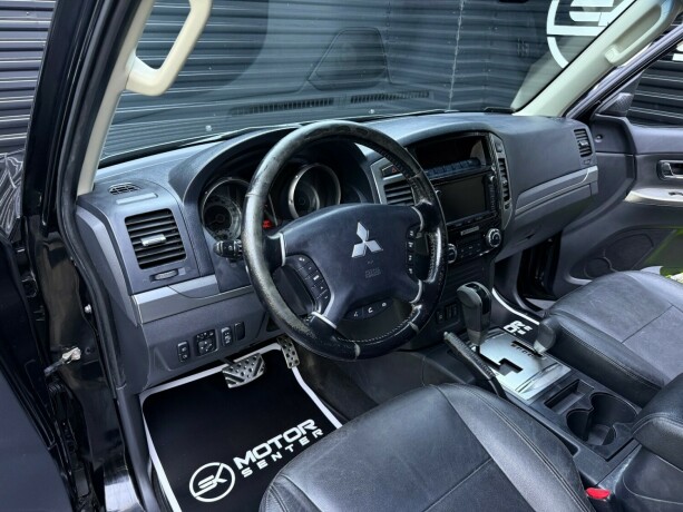 mitsubishi-pajero-diesel-2015-big-9
