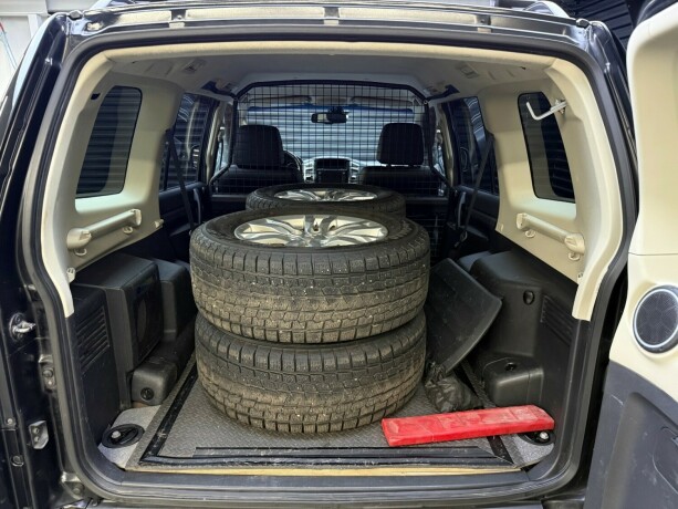 mitsubishi-pajero-diesel-2015-big-24