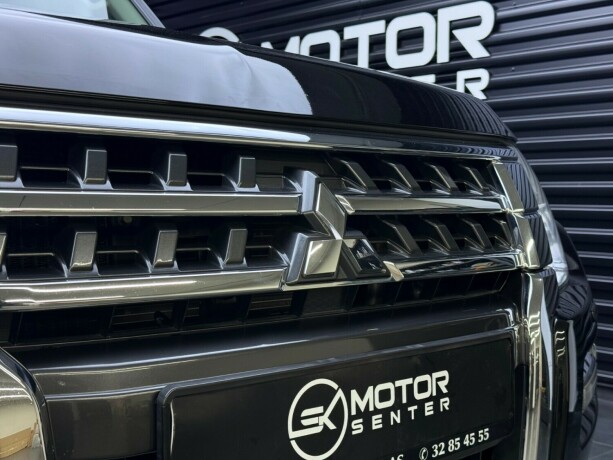 mitsubishi-pajero-diesel-2015-big-4