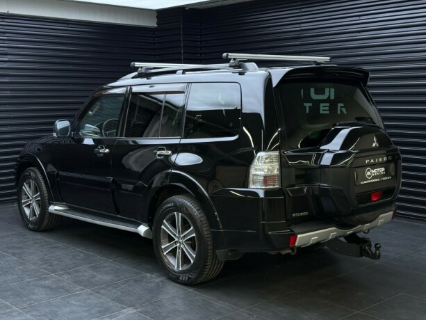 mitsubishi-pajero-diesel-2015-big-1