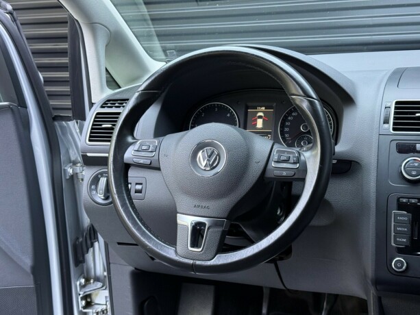 volkswagen-touran-diesel-2015-big-11
