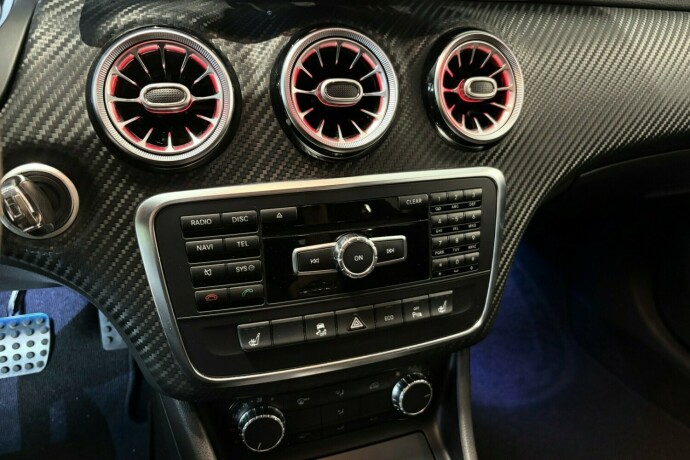 mercedes-benz-a45-bensin-2014-big-12