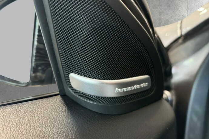 mercedes-benz-a45-bensin-2014-big-28