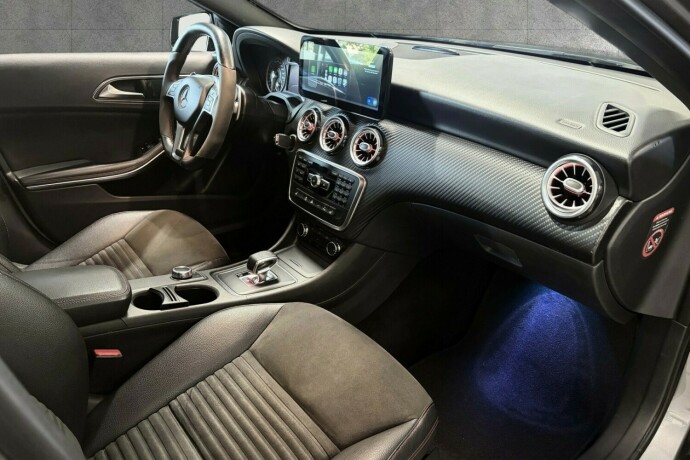 mercedes-benz-a45-bensin-2014-big-18