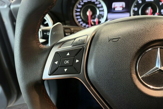 mercedes-benz-a45-bensin-2014-big-27