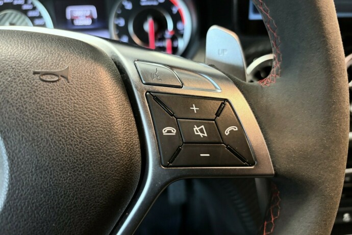 mercedes-benz-a45-bensin-2014-big-24