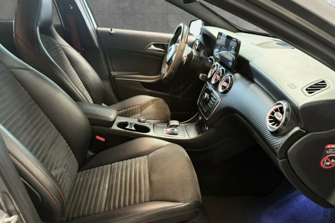mercedes-benz-a45-bensin-2014-big-21