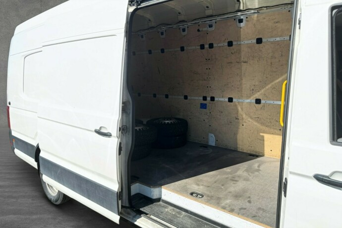 volkswagen-crafter-diesel-2019-big-31