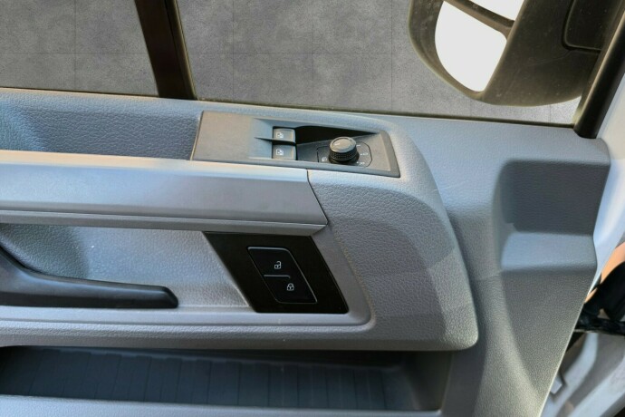 volkswagen-crafter-diesel-2019-big-17