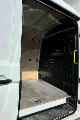 volkswagen-crafter-diesel-2019-big-21
