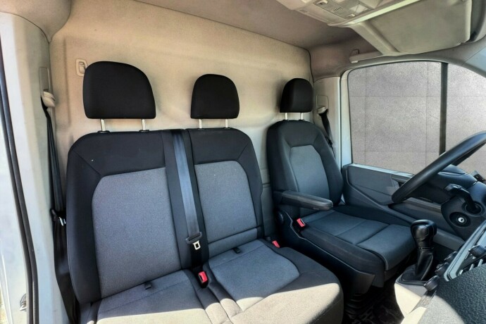 volkswagen-crafter-diesel-2019-big-36